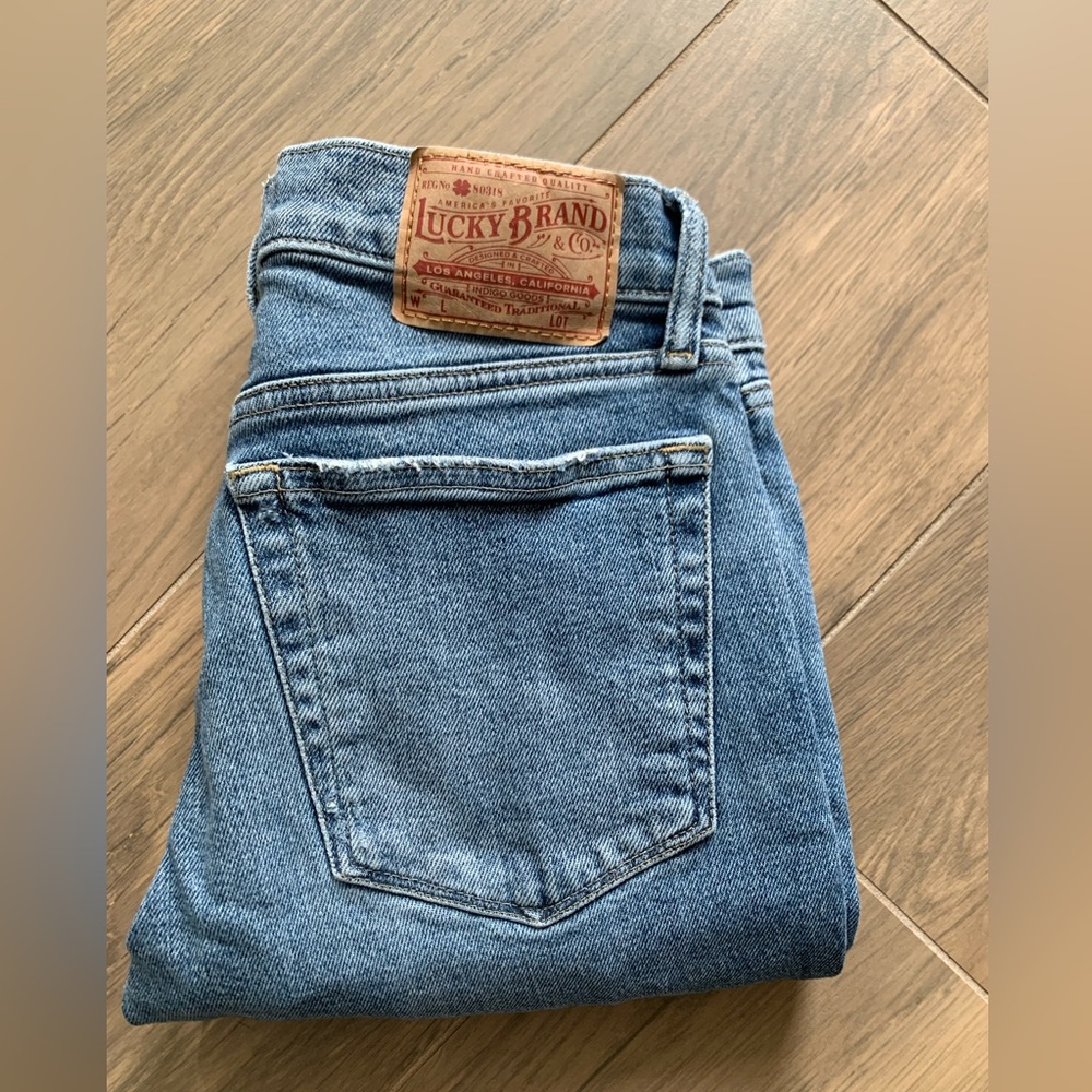 Lucky Brand Authentic Straight Crop Jean